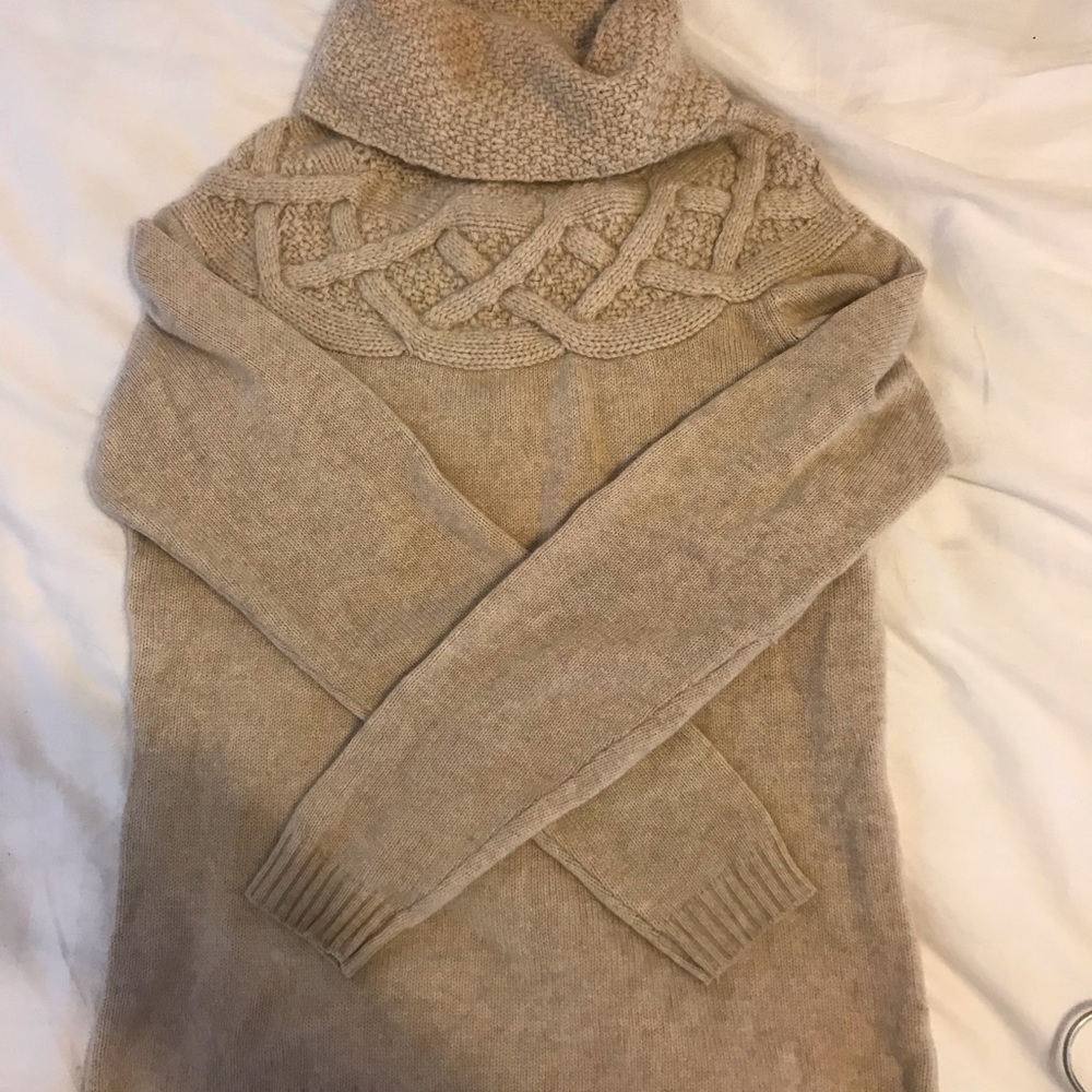 Cashmere turtleneck sweater. Camel color.